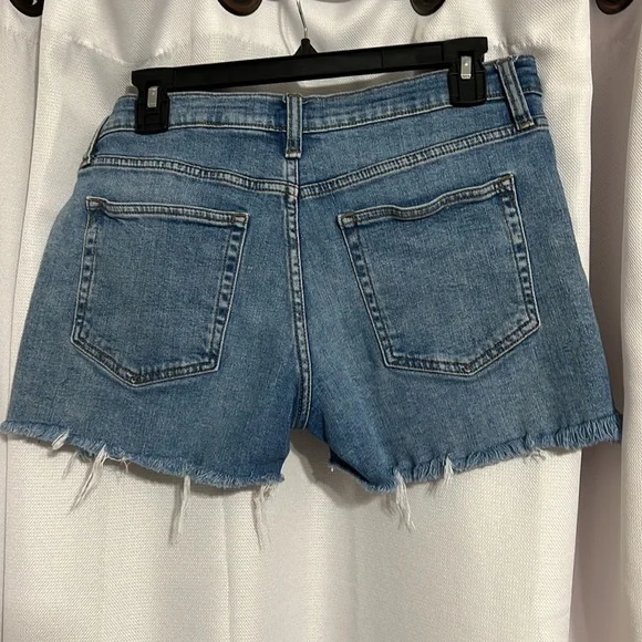 Gap cut off blue Jean shorts size 29 Reg 5 inch.  Pockets front and back - Picture 3 of 4